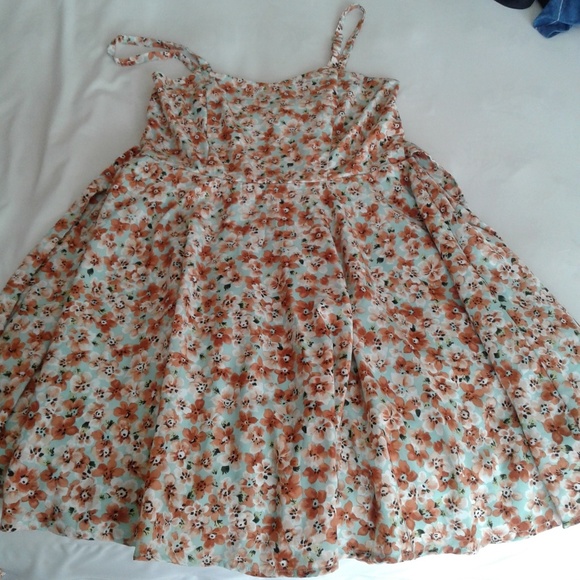 Sundress - Picture 3 of 3